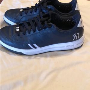 Men’s New York Yankee 1996 collection Size 12